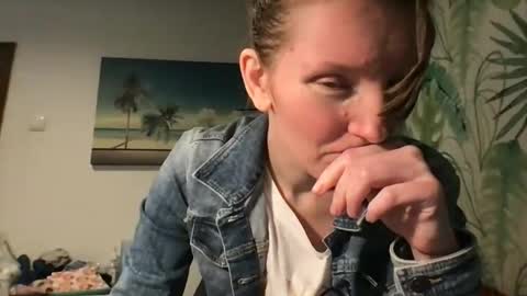 Snapshot of redfoxofficial chatting on November 29, 10:51 am Redfox online show from November 29, 10:51 am