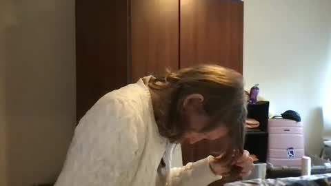 Snapshot of redfoxofficial chatting on December 15, 9:57 am Redfox online show from December 15, 9:57 am