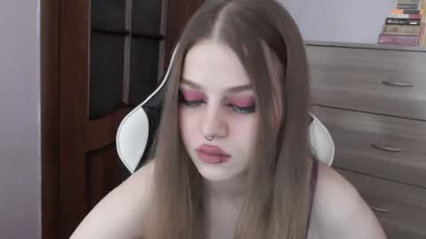 Lily online show from September 29, 3:11 am