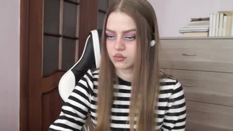 Lily online show from May 3, 2:50 am