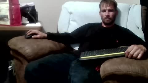 Snapshot of redheadlover828 chatting on November 16, 5:07 pm Kevin online show from November 16, 5:07 pm