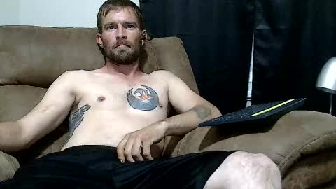 Snapshot of redheadlover828 chatting on November 24, 11:43 am Kevin online show from November 24, 11:43 am