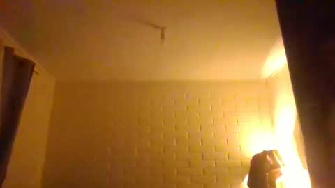 Snapshot of redhot2333 chatting on December 20, 9:05 am redhot2333 online show from December 20, 9:05 am