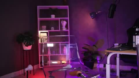 Red Jasmine online show from September 30, 6:35 pm