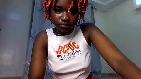 redrubyyyy online show from December 3, 12:51 am