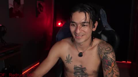 Snapshot of redrum_696 chatting on March 10, 5:07 pm Red online show from March 10, 5:07 pm