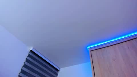 Snapshot of redski77 chatting on January 2, 11:20 am redski77 online show from January 2, 11:20 am