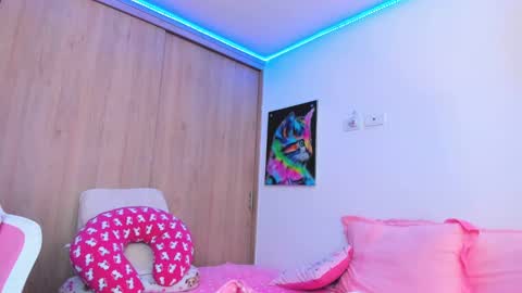 Snapshot of redski77 chatting on January 27, 6:19 am redski77 online show from January 27, 6:19 am