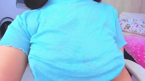 Snapshot of redski77 chatting on February 2, 9:19 am redski77 online show from February 2, 9:19 am