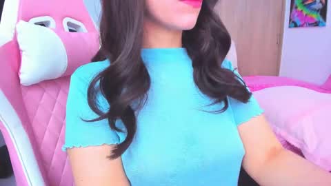 Snapshot of redski77 chatting on February 17, 9:24 am redski77 online show from February 17, 9:24 am