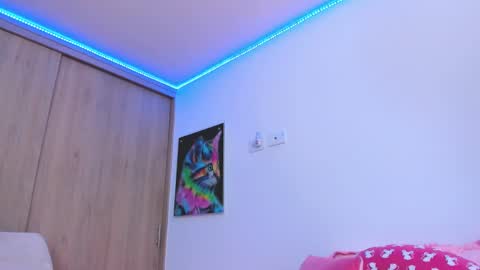 Snapshot of redski77 chatting on February 25, 9:31 am redski77 online show from February 25, 9:31 am