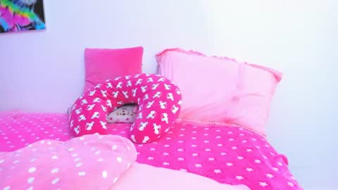 Snapshot of redski77 chatting on March 7, 9:29 am redski77 online show from March 7, 9:29 am