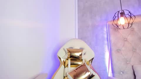   online show from February 22, 5:46 pm