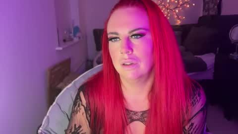 Snapshot of redvixen1 chatting on January 8, 5:04 pm redvixen1 online show from January 8, 5:04 pm