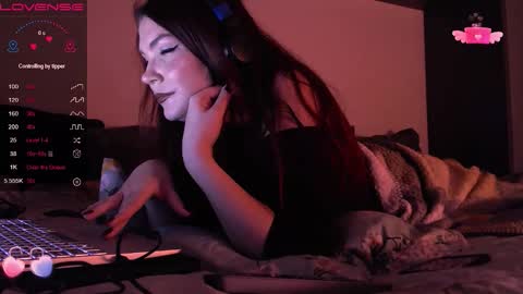 Red online show from November 21, 11:14 pm