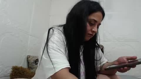 Reea online show from May 30, 7:22 pm