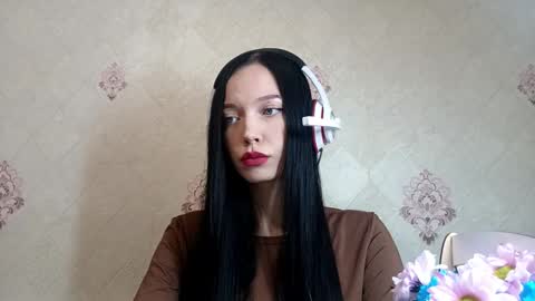 Mia online show from March 18, 8:17 am