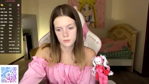 Lucy online show from October 12, 2:16 pm