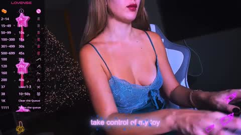 reggieMeow online show from December 15, 11:53 pm