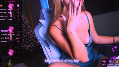 reggieMeow online show from December 16, 2:57 am