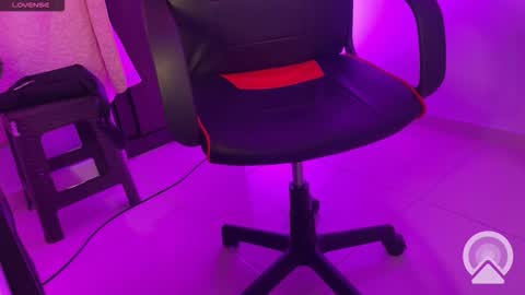 regina_mills_milk online show from October 18, 2:36 am