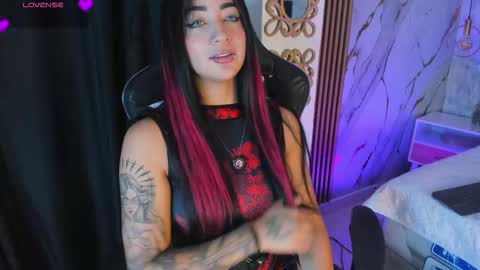 Snapshot of regina_storm chatting on March 10, 3:11 am online show from March 10, 3:11 am