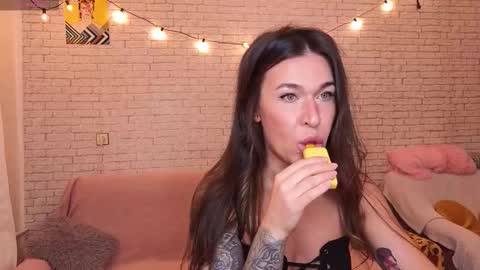 Snapshot of reginahawkinss chatting on October 9, 10:02 am ReginaHawkinss online show from October 9, 10:02 am