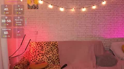 Snapshot of reginahawkinss chatting on October 29, 8:27 am ReginaHawkinss online show from October 29, 8:27 am