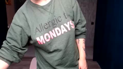 Snapshot of reginasmilee chatting on September 30, 2:49 am Regina online show from September 30, 2:49 am