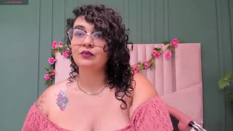 reginavegaa online show from January 28, 11:28 am