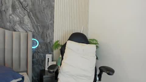 reginavegaa online show from March 11, 3:12 pm