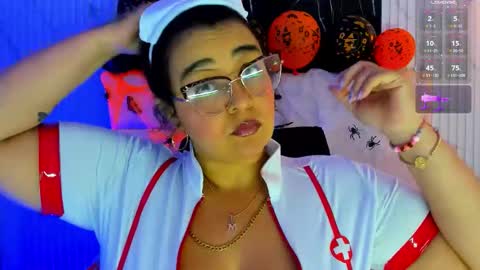 reginavegaa online show from October 31, 11:44 am