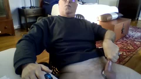 Snapshot of regularguynola chatting on December 24, 2:44 pm RegularGuyNOLA online show from December 24, 2:44 pm