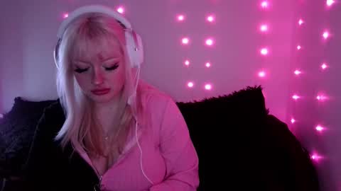 reiannmay online show from February 26, 2:54 am