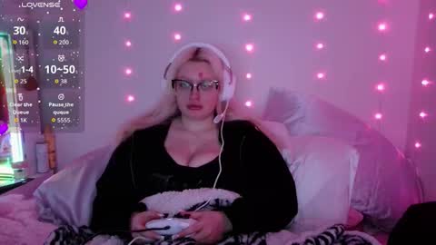 reiannmay online show from March 17, 3:44 am