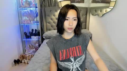 reighnempress online show from December 3, 2:41 am