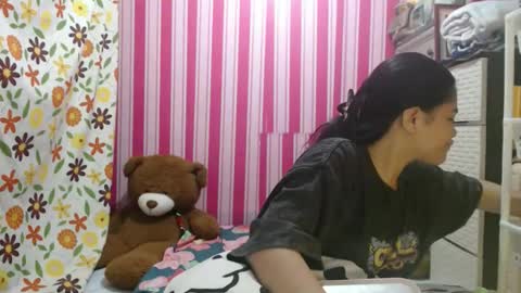 reign2525 online show from November 20, 8:47 am