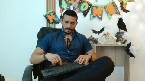 Snapshot of reiko_85_ chatting on October 10, 3:11 pm REIKO online show from October 10, 3:11 pm