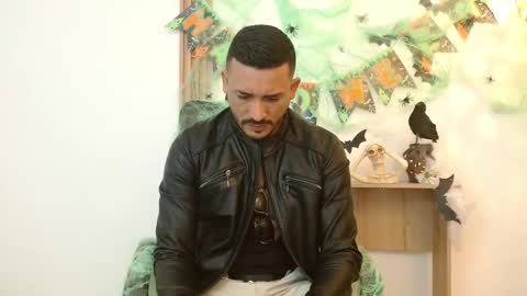 Snapshot of reiko_85_ chatting on October 11, 8:29 pm REIKO online show from October 11, 8:29 pm