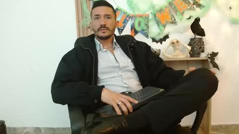 Snapshot of reiko_85_ chatting on October 17, 3:25 pm REIKO online show from October 17, 3:25 pm