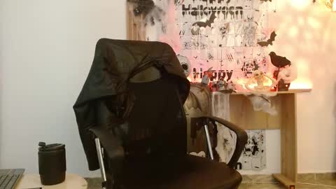 Snapshot of reiko_85_ chatting on October 25, 8:03 pm REIKO online show from October 25, 8:03 pm