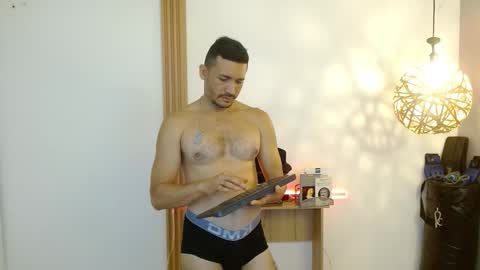 Snapshot of reiko_85_ chatting on November 6, 3:02 pm REIKO online show from November 6, 3:02 pm