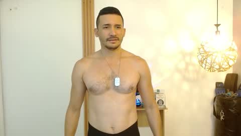 Snapshot of reiko_85_ chatting on November 7, 2:50 pm REIKO online show from November 7, 2:50 pm