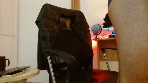 Snapshot of reiko_85_ chatting on November 12, 3:34 pm REIKO online show from November 12, 3:34 pm