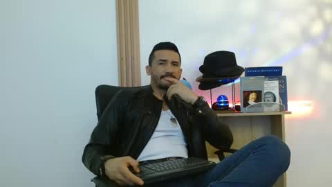 Snapshot of reiko_85_ chatting on November 15, 3:30 pm REIKO online show from November 15, 3:30 pm