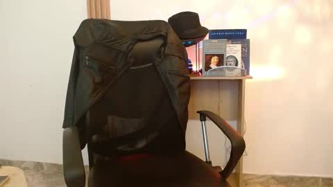 Snapshot of reiko_85_ chatting on November 17, 7:19 pm REIKO online show from November 17, 7:19 pm