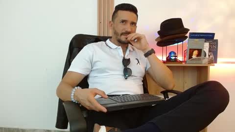 Snapshot of reiko_85_ chatting on November 29, 7:50 pm REIKO online show from November 29, 7:50 pm