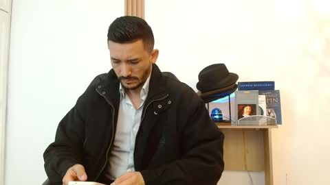 Snapshot of reiko_85_ chatting on November 30, 2:43 pm REIKO online show from November 30, 2:43 pm