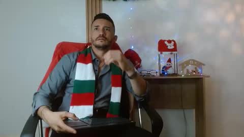 Snapshot of reiko_85_ chatting on December 3, 3:43 pm REIKO online show from December 3, 3:43 pm