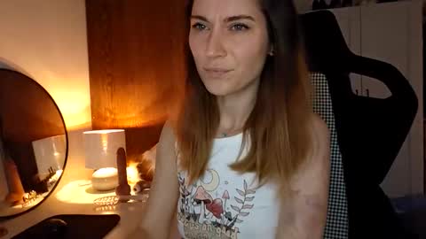 Snapshot of reileyfoxx chatting on June 2, 8:49 am Reiley online show from June 2, 8:49 am
